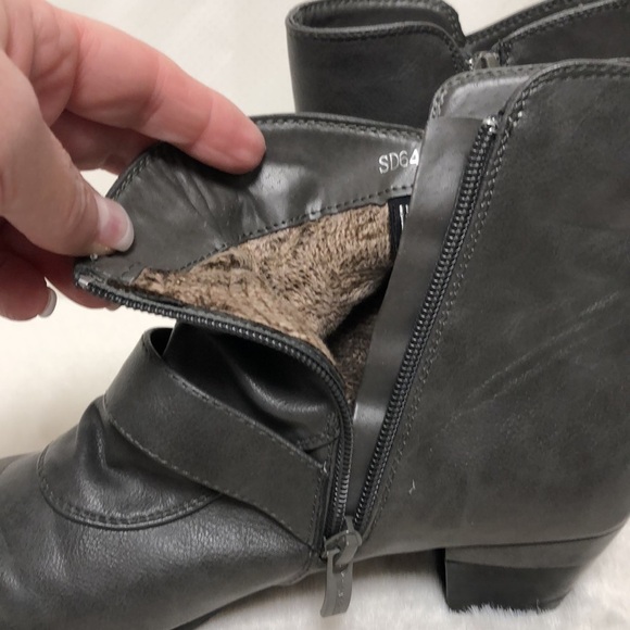 Vangelo Lined Booties - Picture 9 of 13